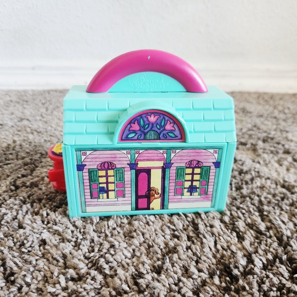 Vtg Galoob Pound Puppies Carry Along Happy Home Hideout Playset